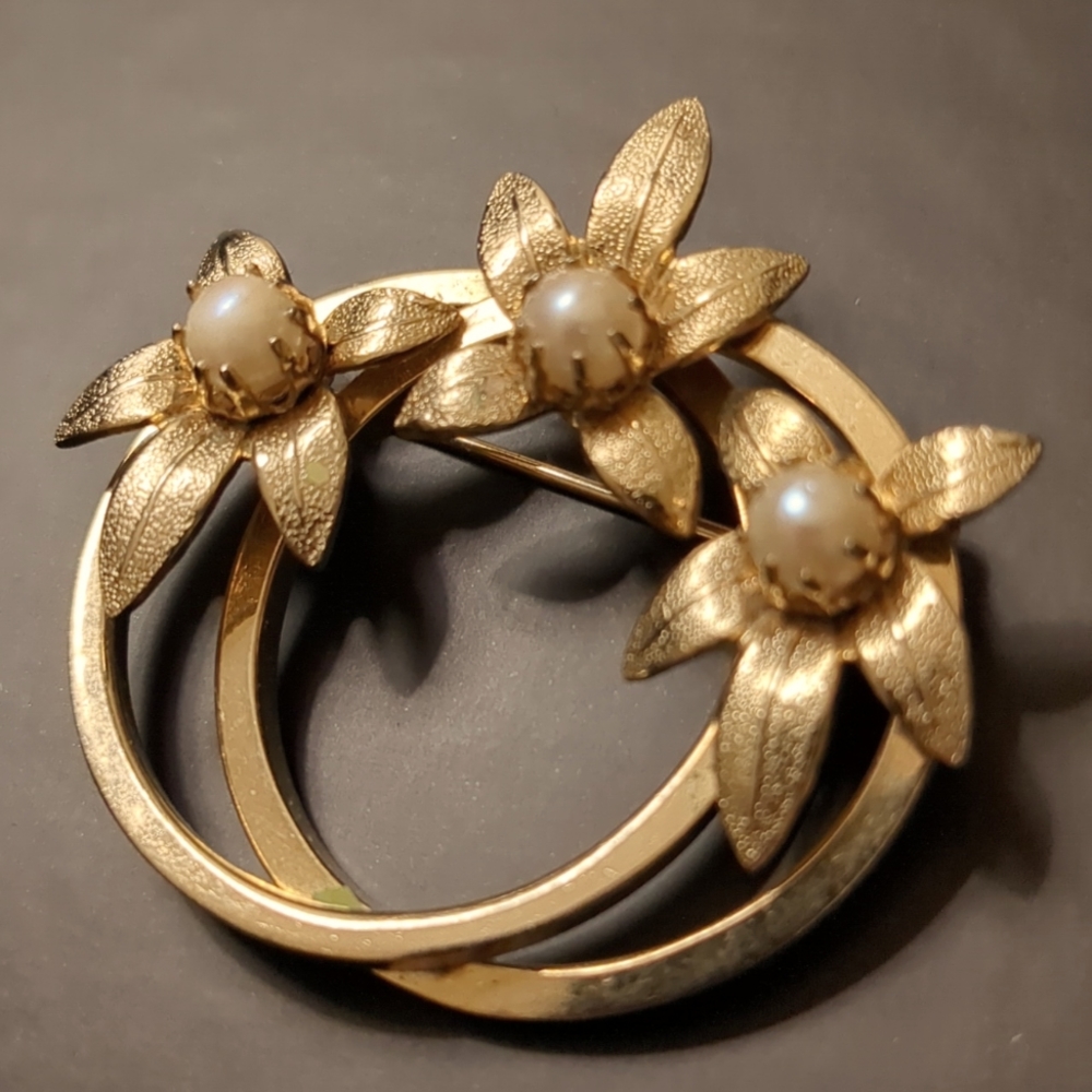 Vintage Floral & Pearl Brooch